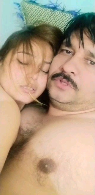 Pakistani Girl Enjoying with her Uncle In Front of her Elder Sister Kissing, Giving Blowjob Hindi Audio Don't Miss