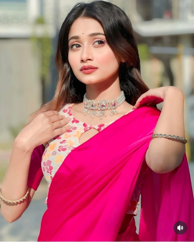 Desi Very Beautiful Viral Influencer Video Call Nude Show 