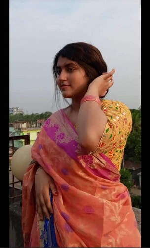 Beautiful GF More Pics And 2 Video