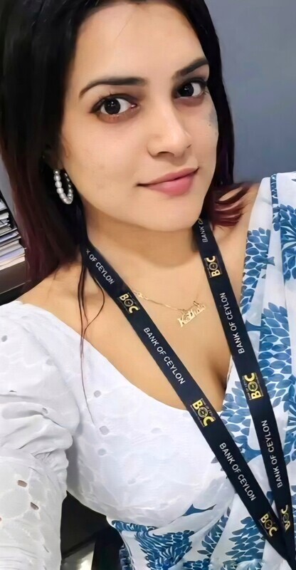 Tamil Sexy Girl Showing Big Boobs Giving Blowjob Hard Doggy Style Fucking Moaning Nude Pics & 5 Video's