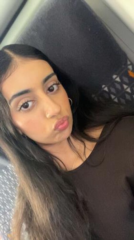 Super Horny Nri Babe Showing Masturbating Nude Pic's & Video's