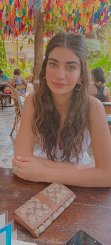 Slim Indian Babe Showing